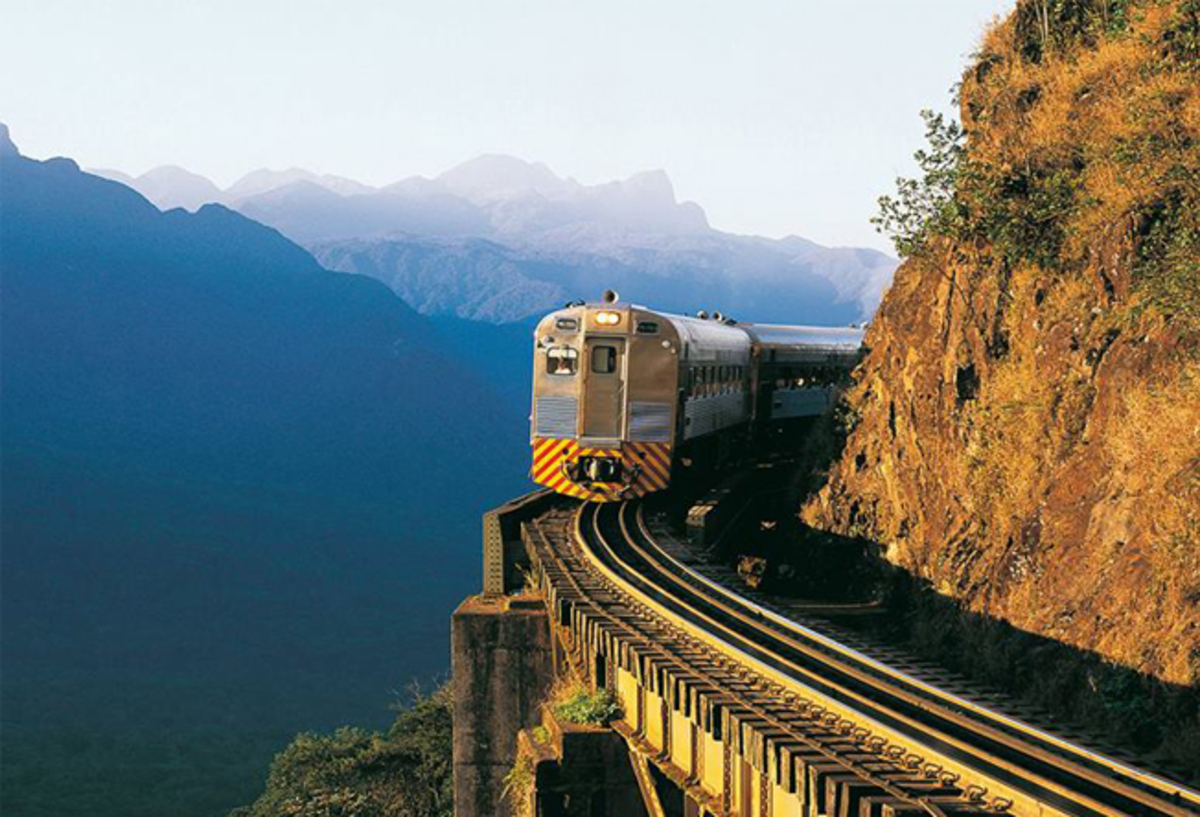 Passeio de trem em Curitiba até Morretes