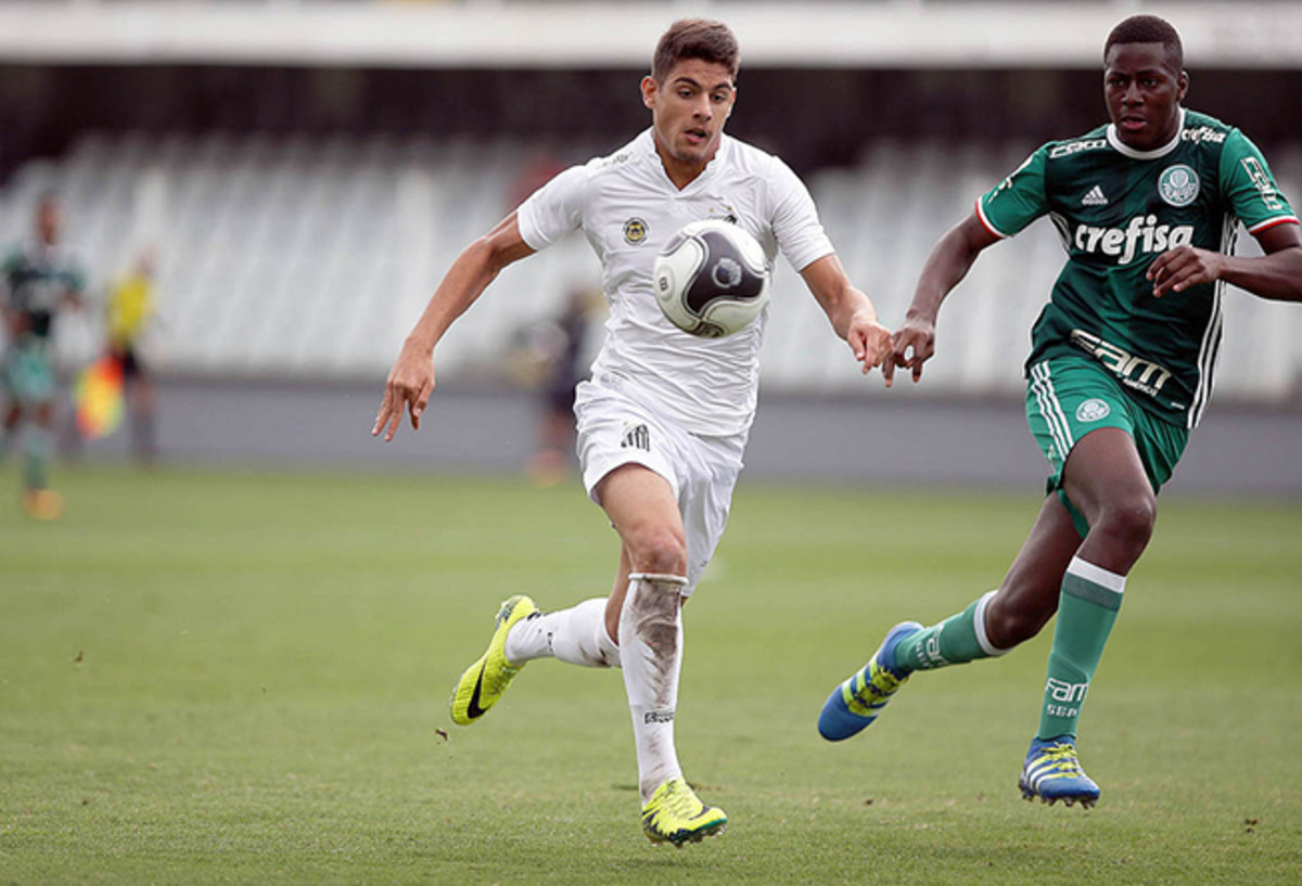 Jovem do Santos entra na mira de Arsenal e Manchester United