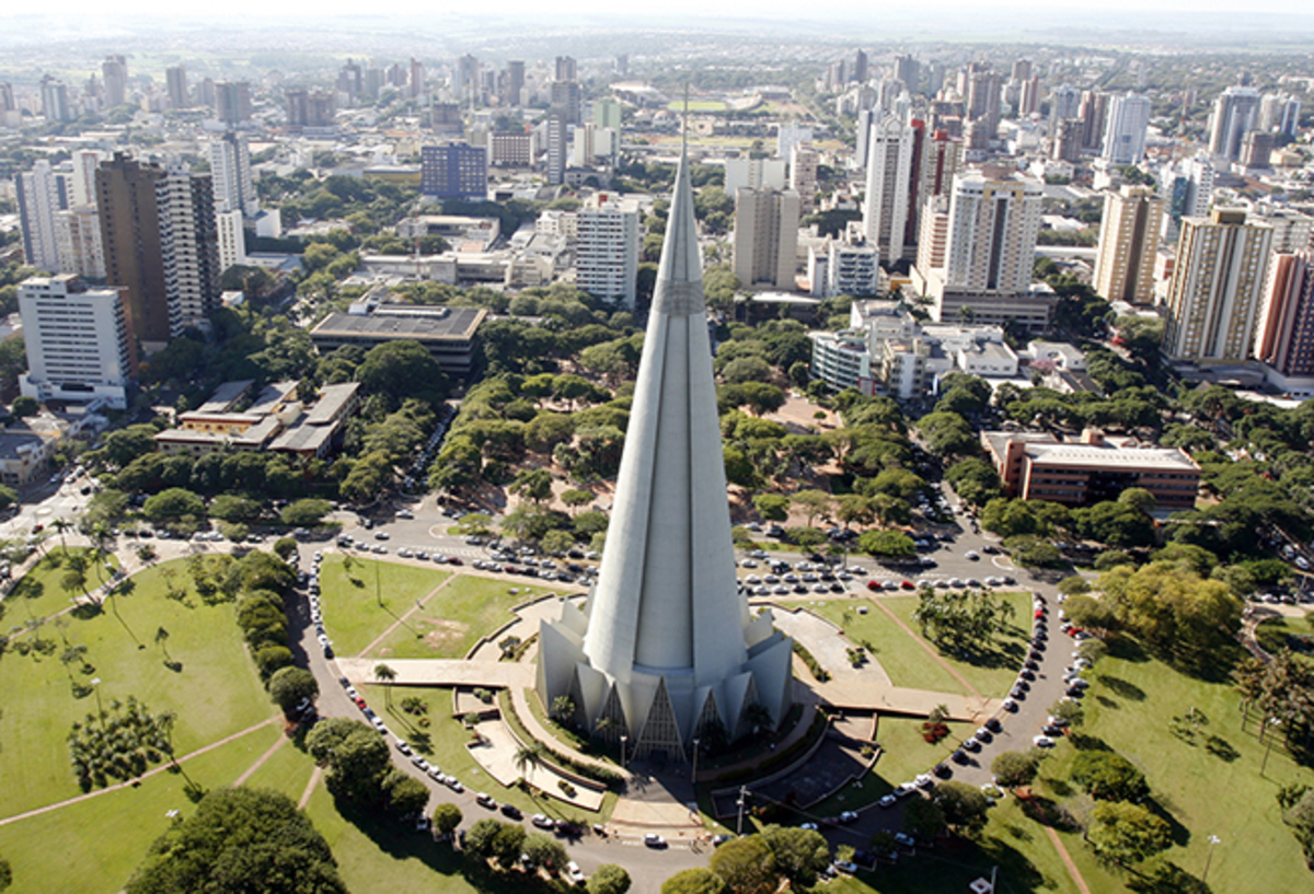 Demanda por profissionais qualificados em TI faz cidade brasileira recrutar gente de fora