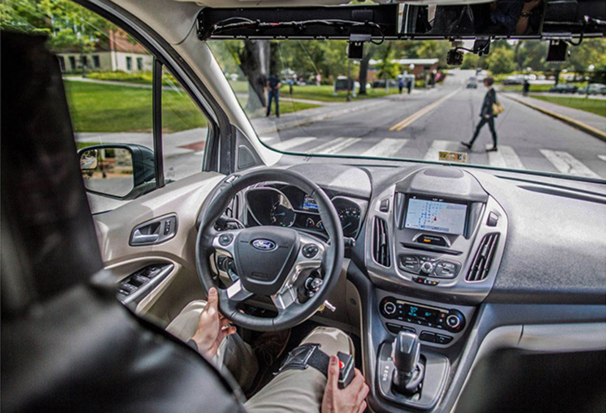 Comunicação de carros autônomos com pedestres começa a ser testada