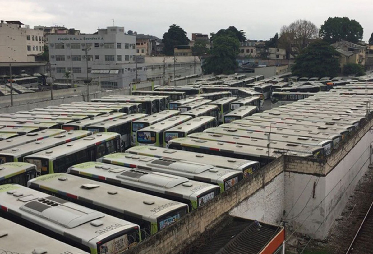 No Rio, funcionários de empresas de ônibus fazem paralisação