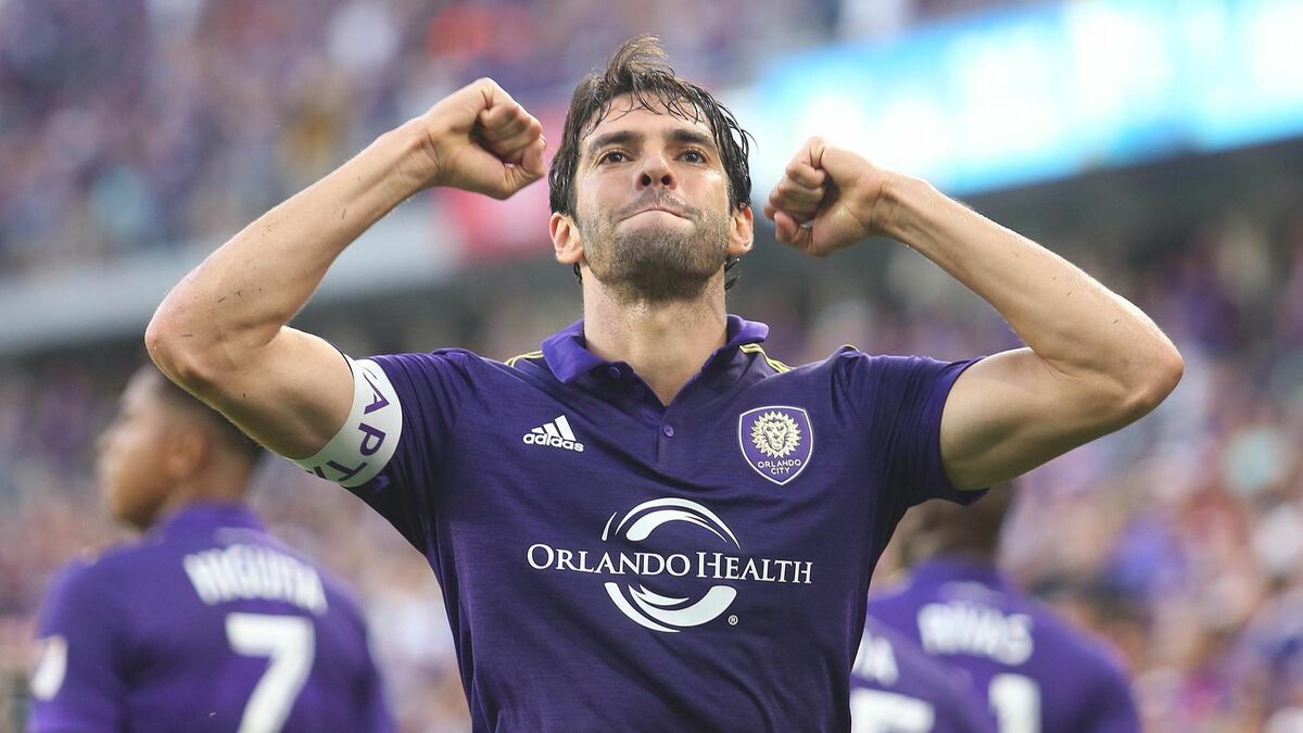 Kaká anuncia aposentadoria dos gramados aos 35