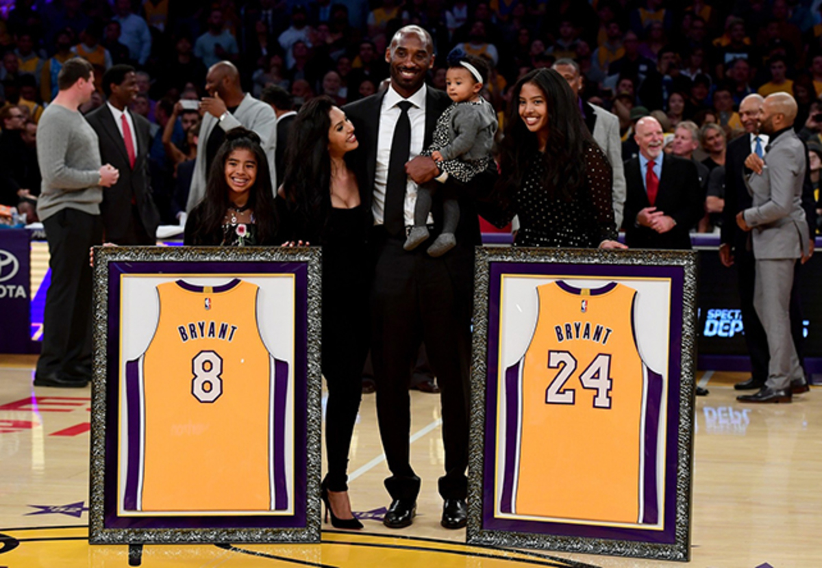 Lakers aposentam camisas usadas por Kobe Bryant ao longo da carreira