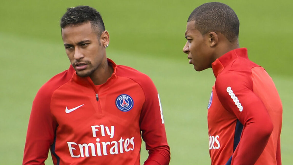 Ciúmes de Neymar pode fazer PSG trocar Mbappé para satisfazer brasileiro