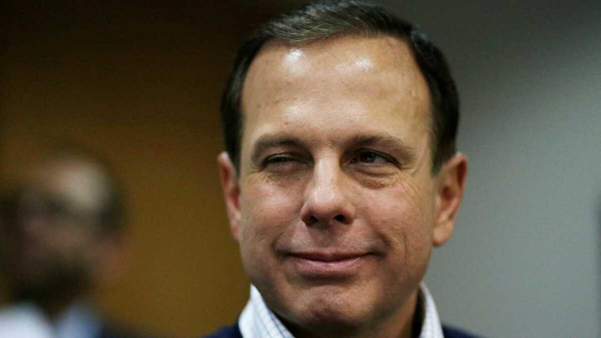 Doria volta atrás e muda decreto de segurança a ex-prefeitos