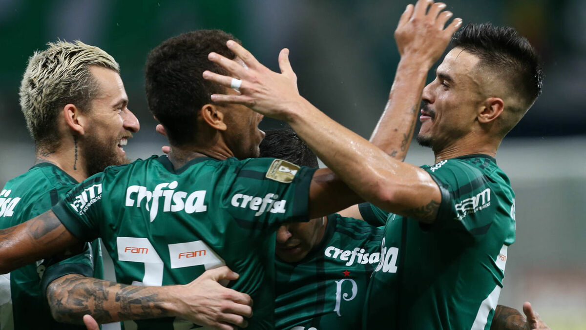 Palmeiras da show, goleia e avança para a semifinal do Paulistão