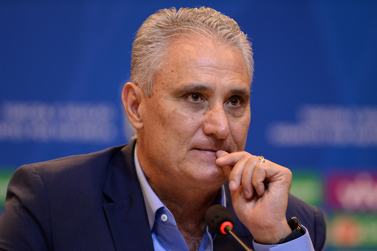 Com testes encerrados, Tite permanece com dúvidas para convocação final