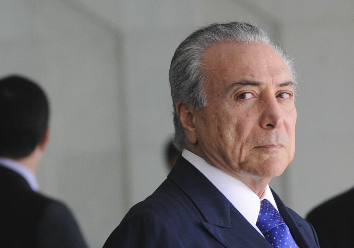 Temer lamenta ataques a Lula e a Fachin