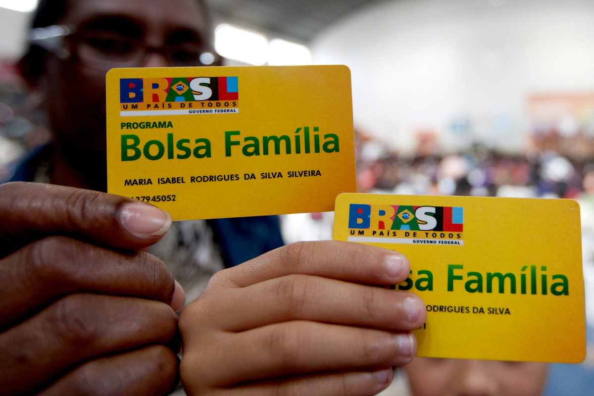 Bolsa família terá reajustes ainda neste mês