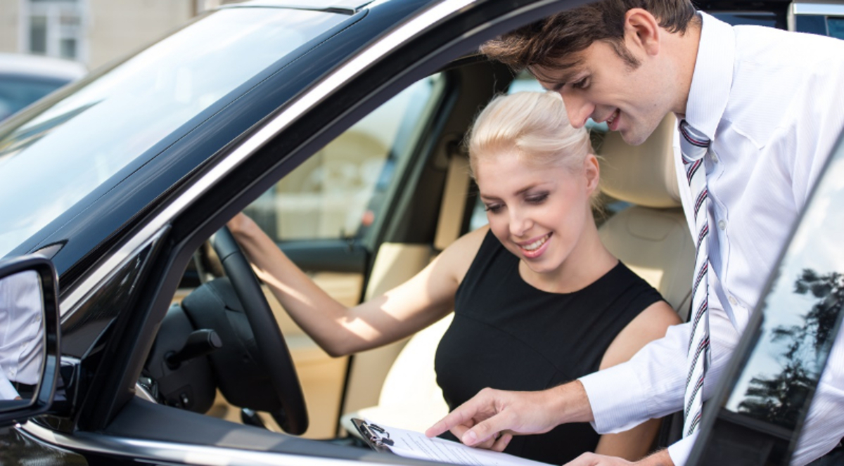 Conheça os cuidados para alugar carros em locadoras