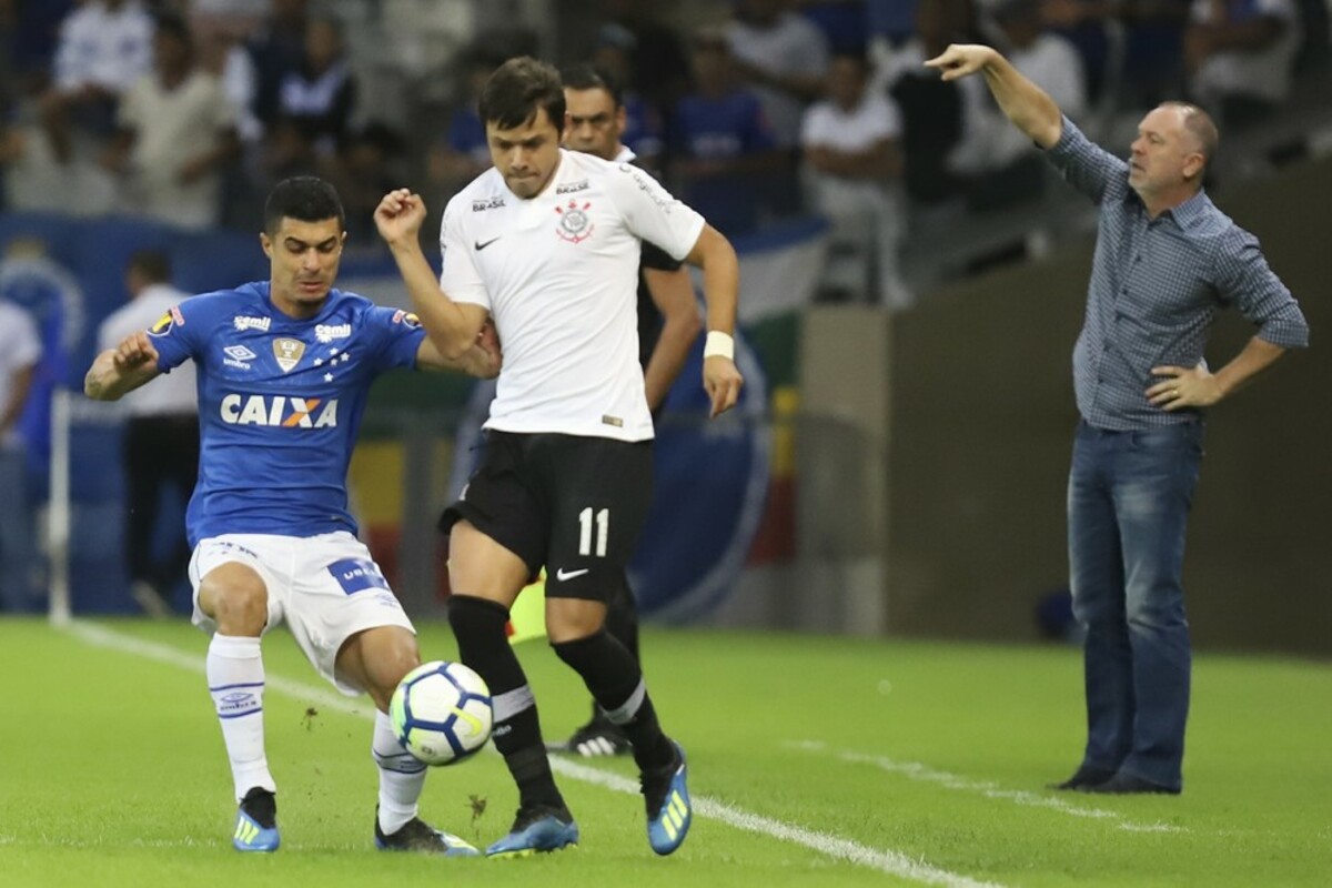 Em amistoso, Corinthians vence Cruzeiro por 2 a 0