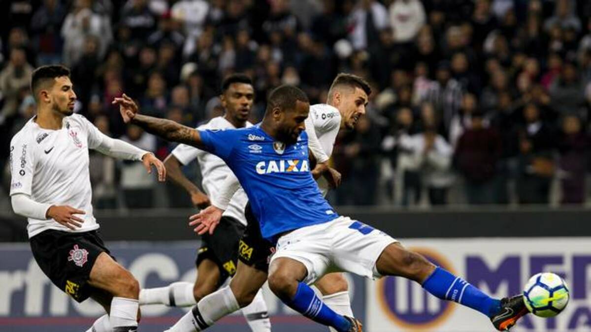 Corinthians e Cruzeiro fazem bom jogo e empatam em amistoso em Itaquera