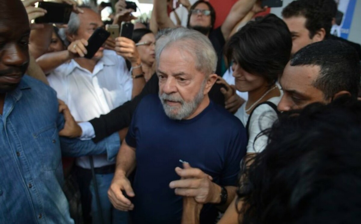 Prazo para advogados entregarem defesa de Lula ao TSE termina nesta quinta-feira