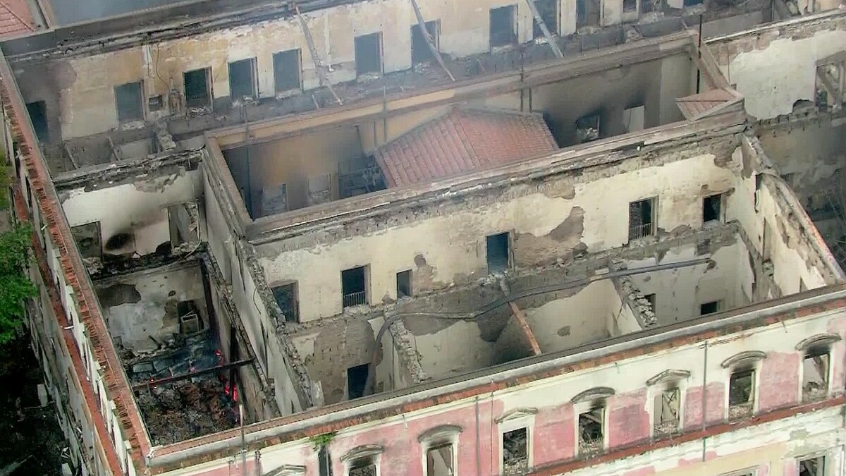 Defesa Civil avalia risco de desabamento no Museu Nacional