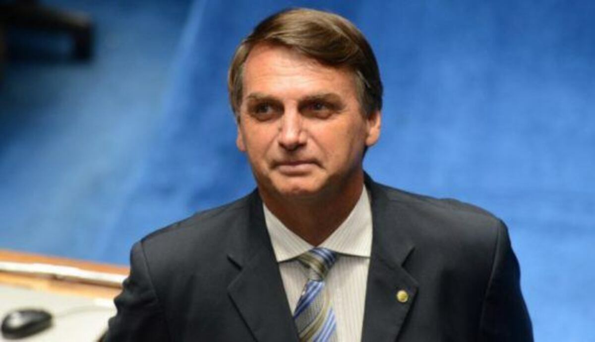 Bolsonaro recebe alta e deixa hospital em São Paulo